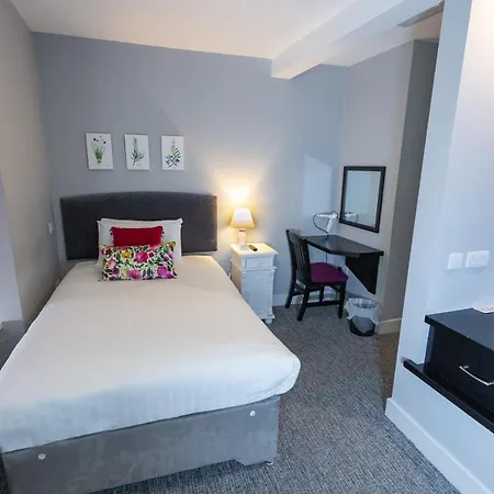 فندق مبيت وإفطار Behan's Horseshoe Bar & Restaurant