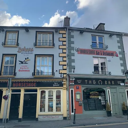 فندق مبيت وإفطار Behan's Horseshoe Bar & Restaurant